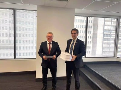 We met with Labour Minister Jean Boulet and handed him the 1,247 petitions signed by small business owners subject to the LDCC