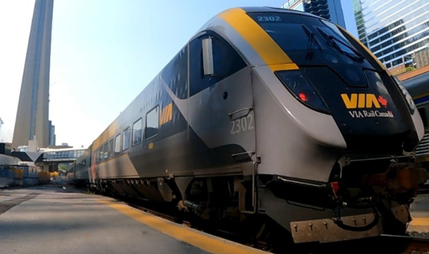L'un des trains de VIA Rail Canada transportant des propriétaires de petites entreprises partout au Canad