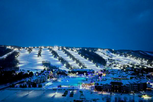 Blue Mountain scenic landscape at night