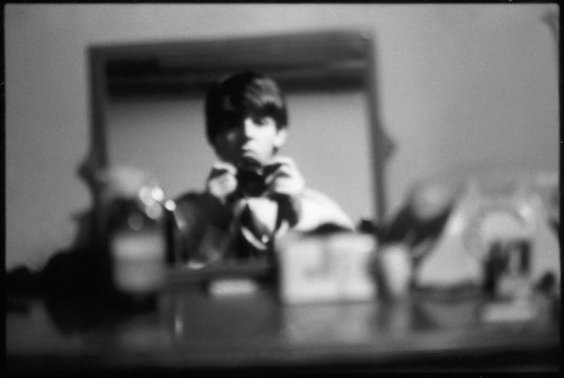 Paul McCartney. Autoportrait. Londres, 1963. © 1963-1964 Paul McCartney sous licence exclusive de MPL Archives LLP.